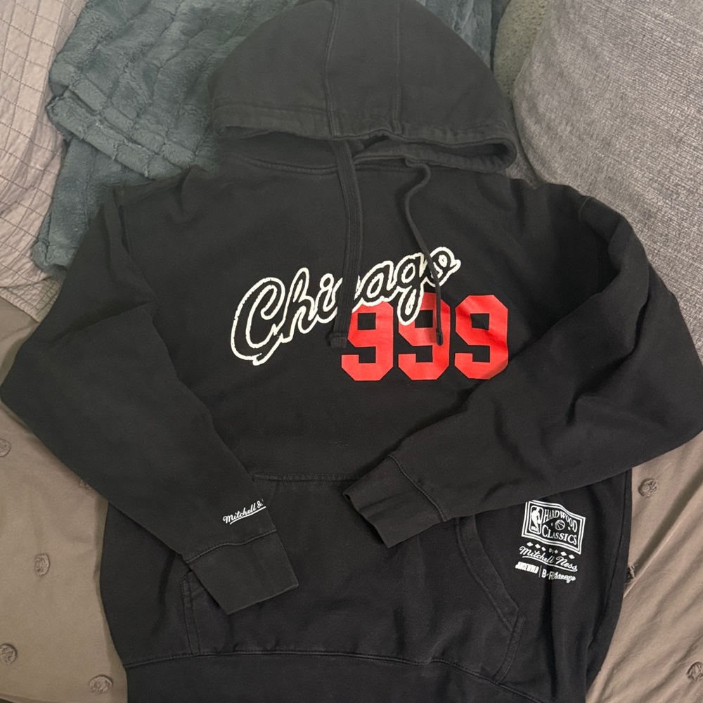 Mitchell & Ness Juice WRLD x Chicago
Bulls Hoodie